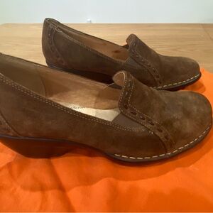 Brown Suede Softspots Women's Loafers